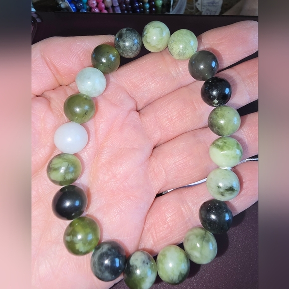 10mm Austrailian Chrysoprase Bracelet - Picture 6 of 14